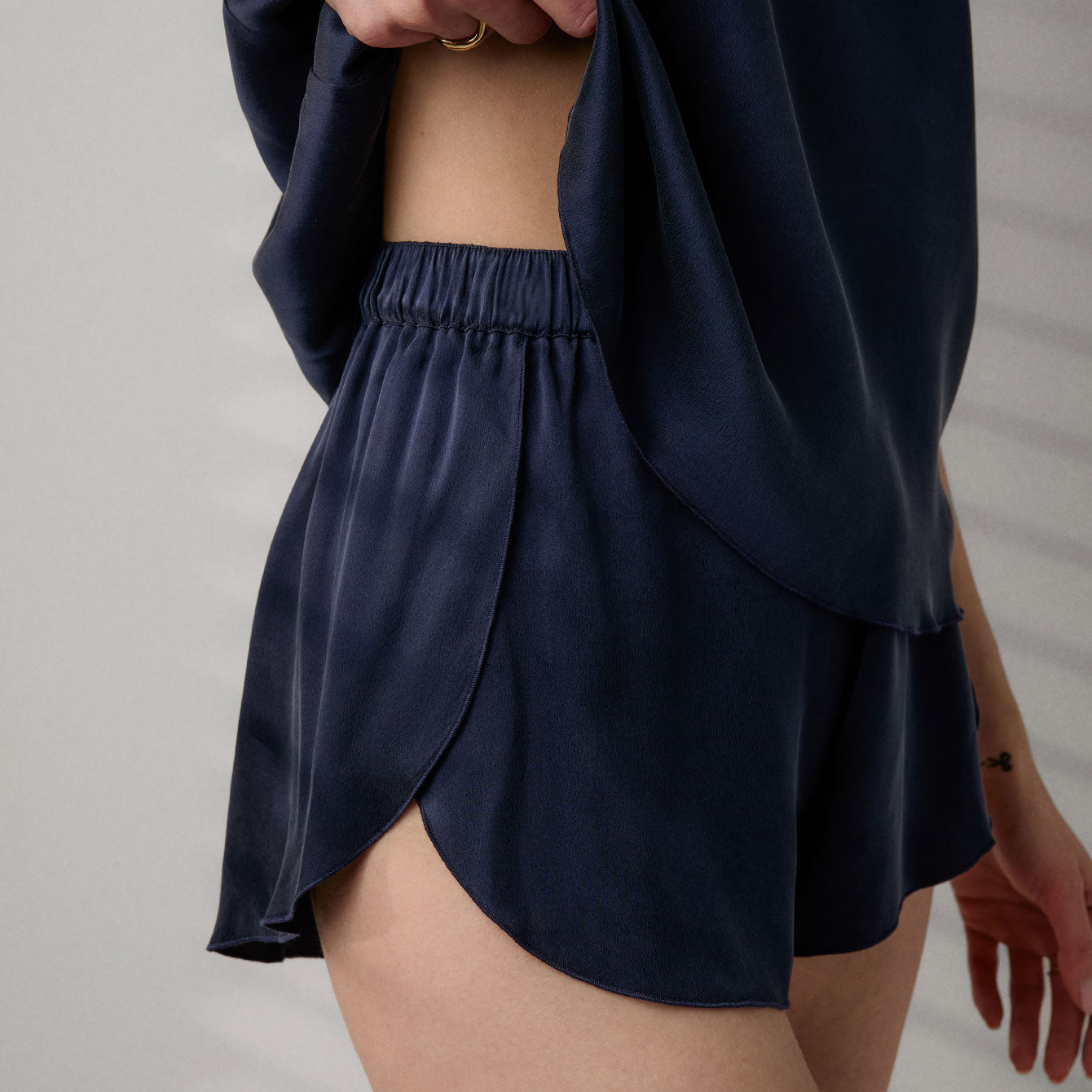 Washable Silk Tulip Back Set - #Deep Blue